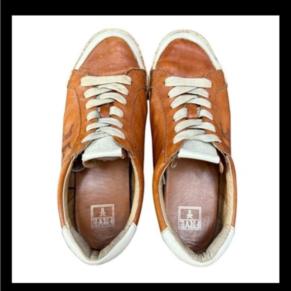 Frye Women’s Leather Low Top Sneakers 6.5M Tan Brown Logo Distressed Casual Shoe - Picture 9 of 11